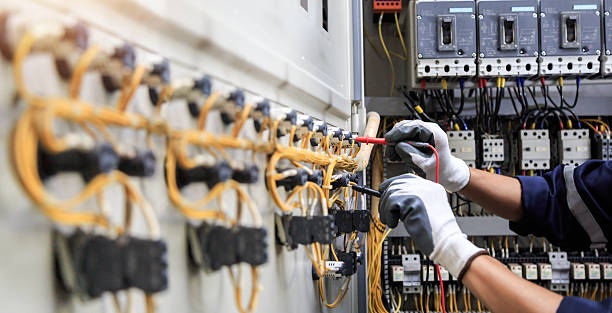 Professional Electrician technician working in Lewiston, UT